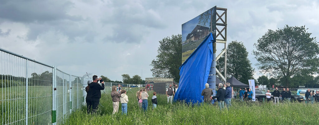 Onthulling bouwbord DNN: Zichtbare stap richting de toekomst 6 Onhulling van het bouwbord nieuwbouw bedrijfspand DNN-Groep